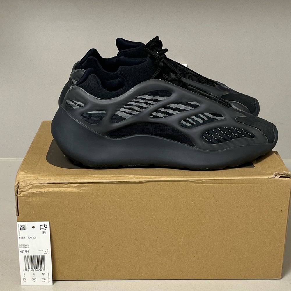 adidas Yeezy 700 V3 Dark Glow - Picture 3 of 7